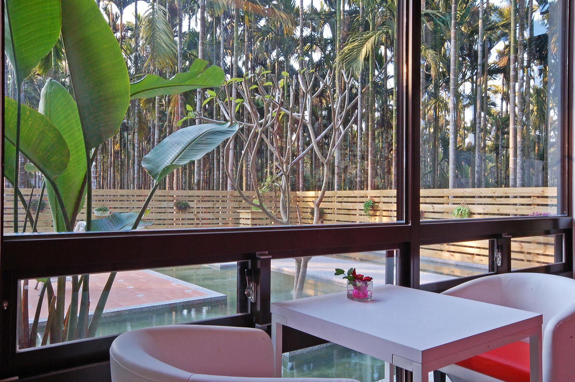 Full House Bed And Breakfast Nantou Exterior photo
